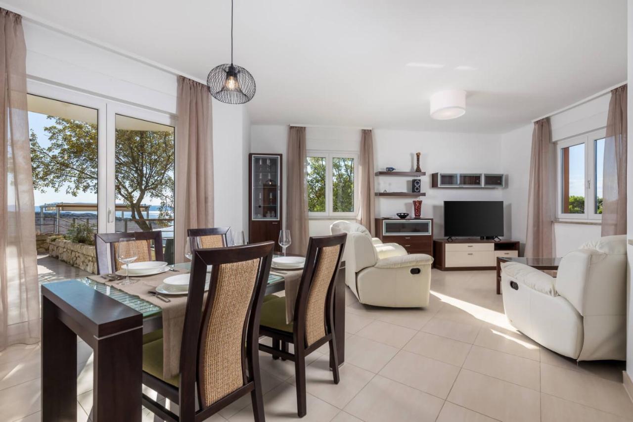 קראליביצה Luxury Villa Ostro With Pool & Krk Bridge View מראה חיצוני תמונה