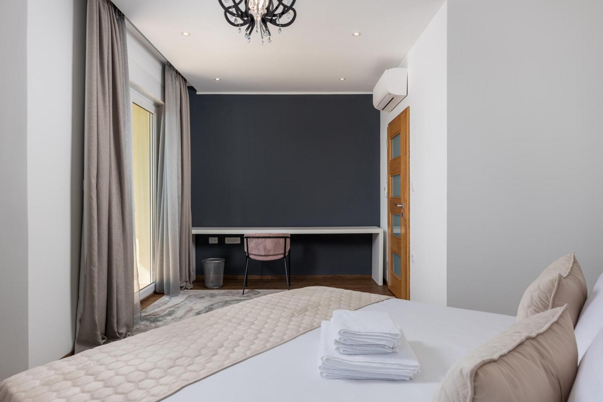 קראליביצה Luxury Villa Ostro With Pool & Krk Bridge View מראה חיצוני תמונה