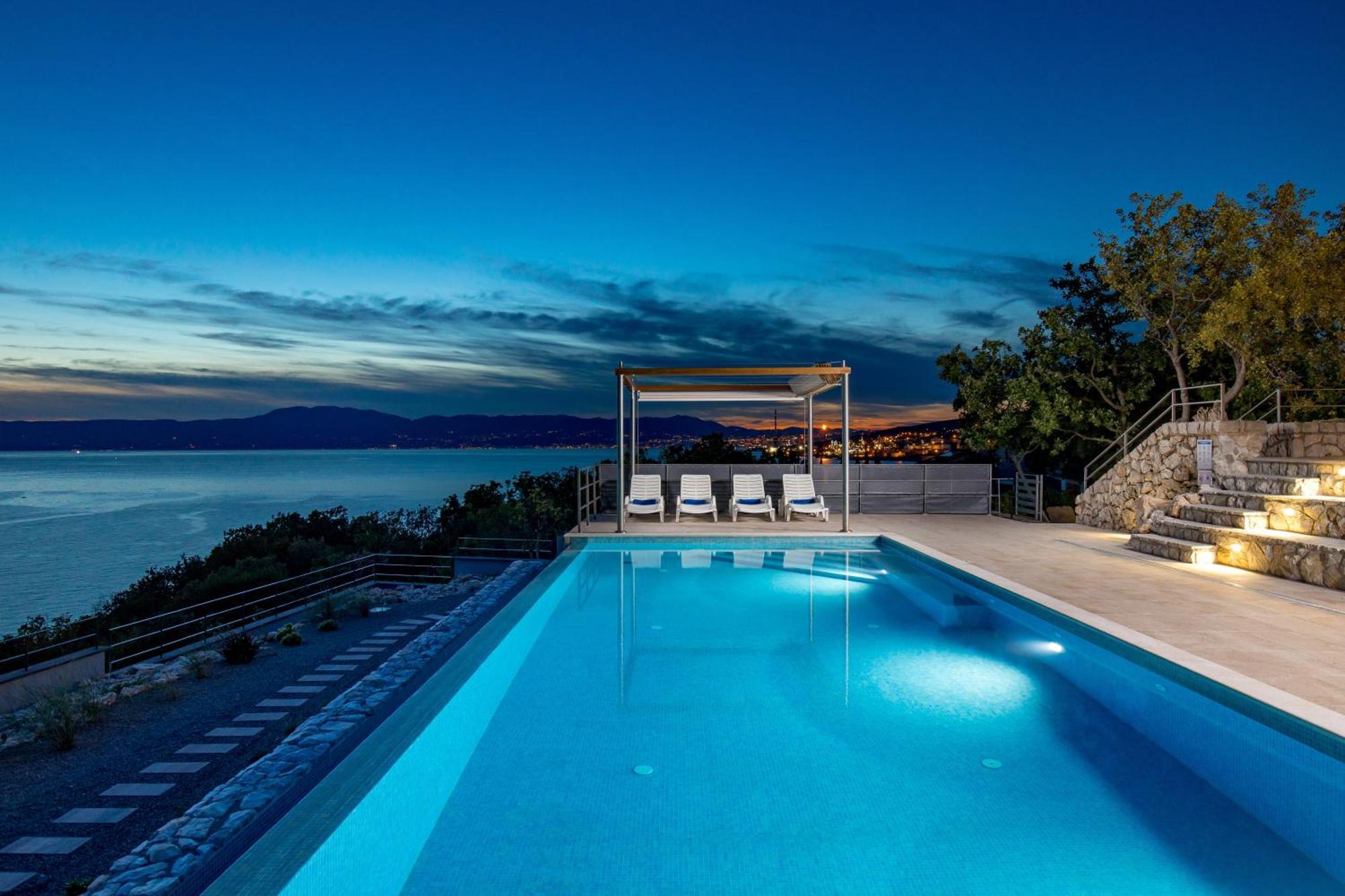 קראליביצה Luxury Villa Ostro With Pool & Krk Bridge View מראה חיצוני תמונה