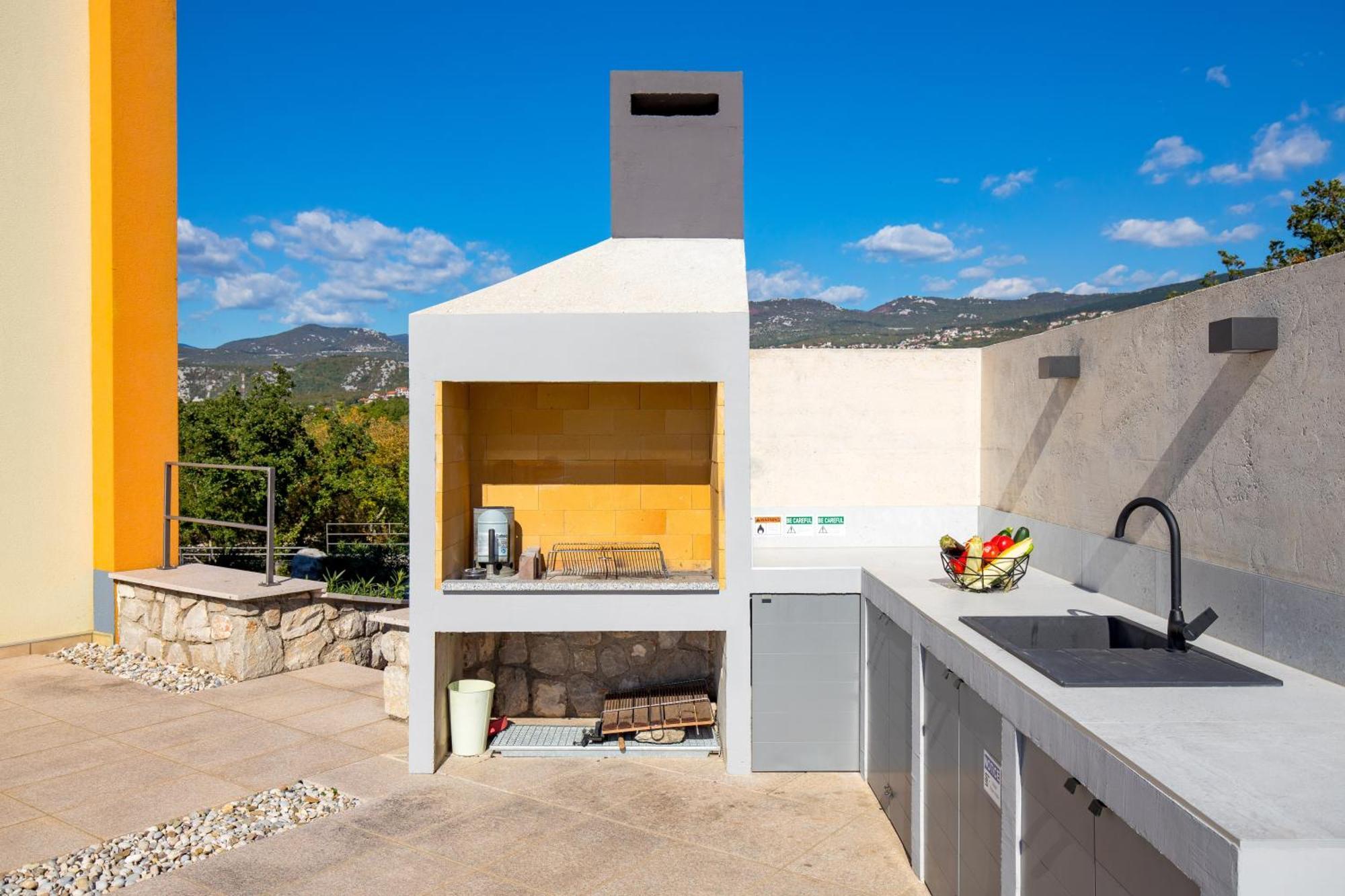 קראליביצה Luxury Villa Ostro With Pool & Krk Bridge View מראה חיצוני תמונה