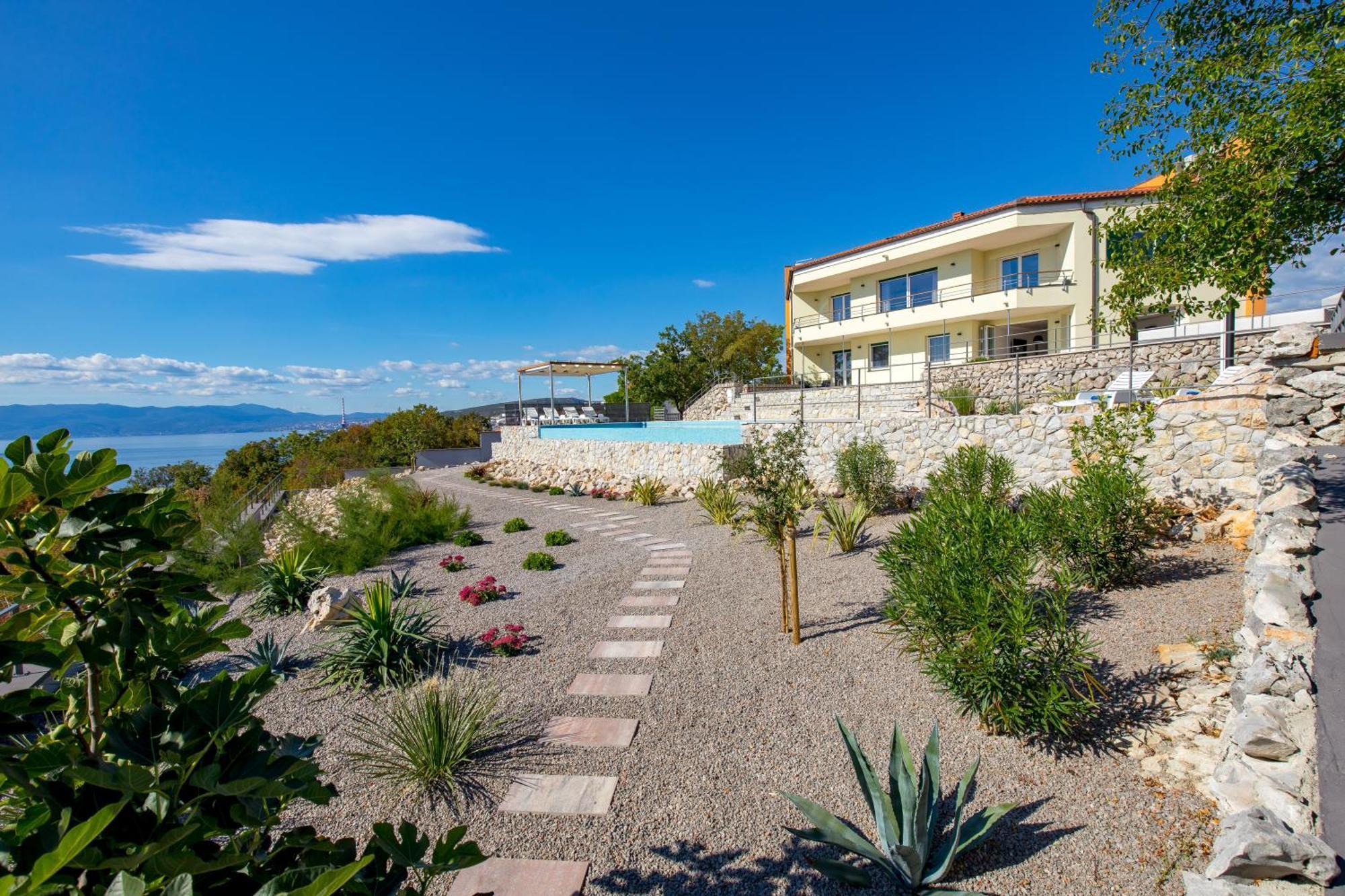 קראליביצה Luxury Villa Ostro With Pool & Krk Bridge View מראה חיצוני תמונה