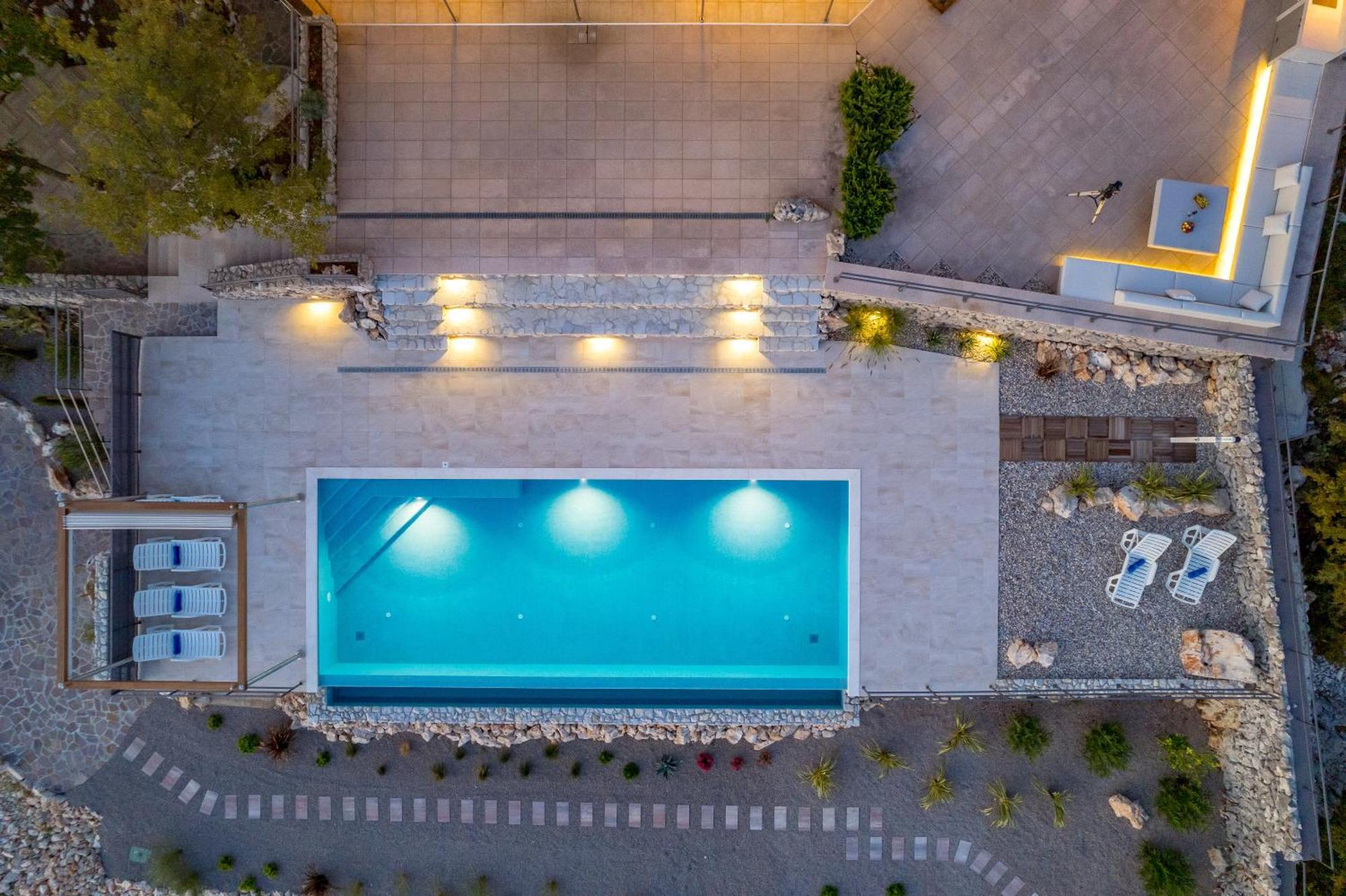 קראליביצה Luxury Villa Ostro With Pool & Krk Bridge View מראה חיצוני תמונה
