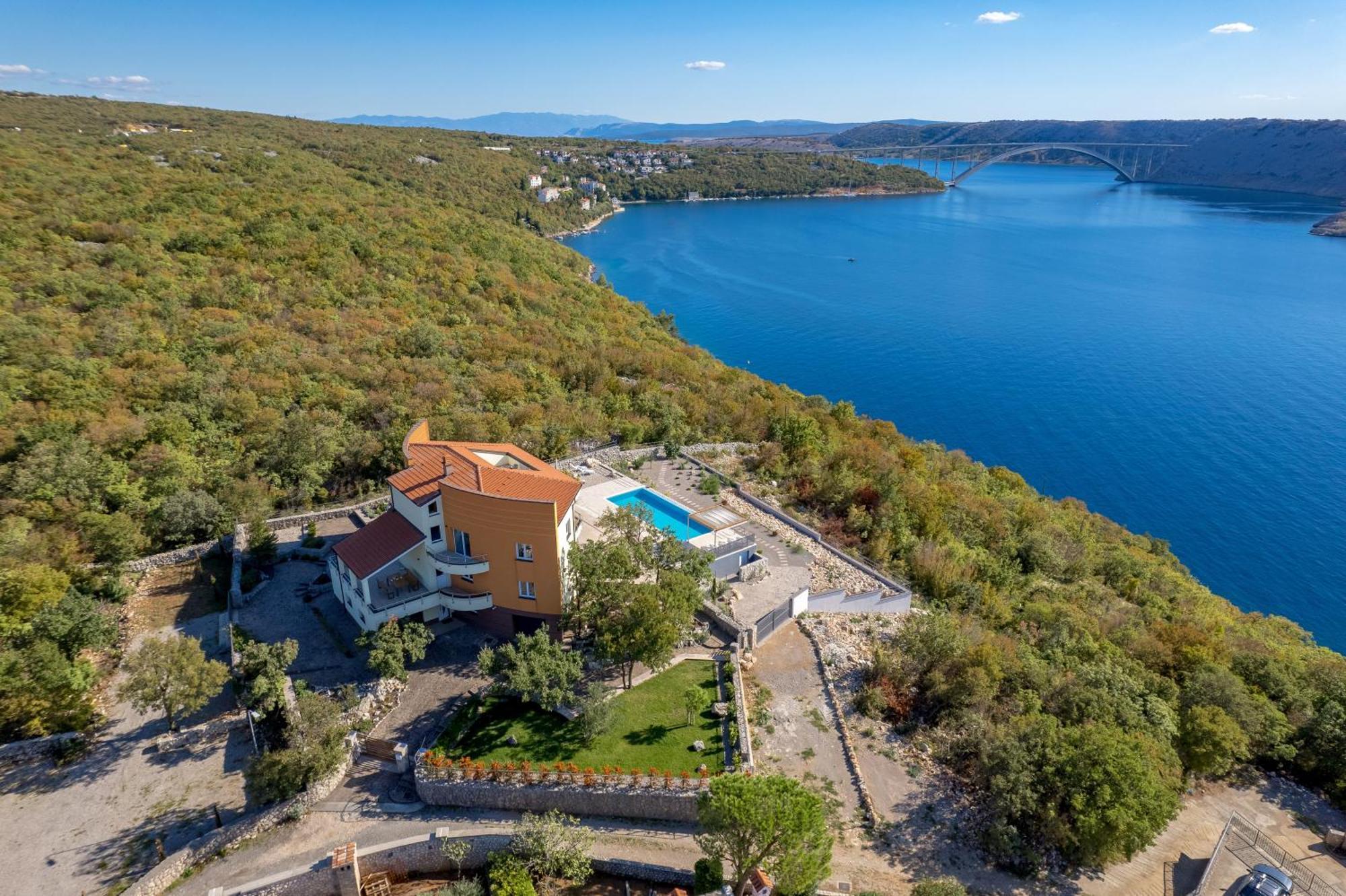 קראליביצה Luxury Villa Ostro With Pool & Krk Bridge View מראה חיצוני תמונה